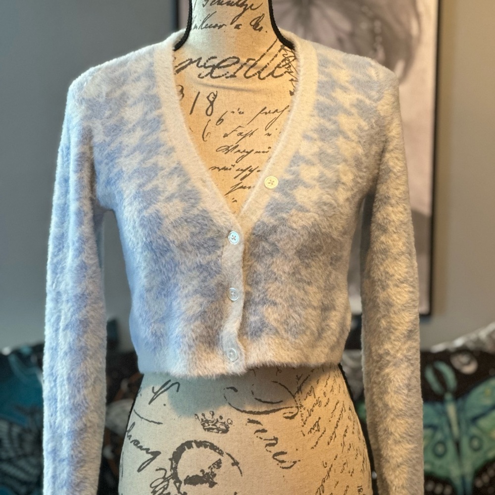 Aeropostale Ladies Sweater